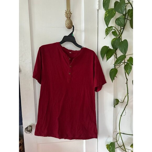 Other - Men’s size medium red short sleeve shirt